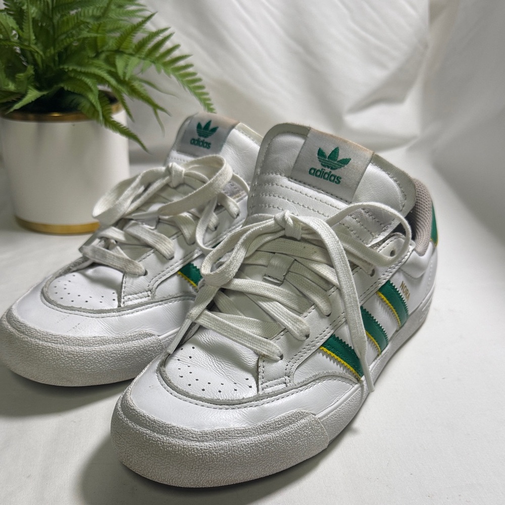 Adidas NORA Sneakers Green,Yellow Stripes size 6.5 or 7.5 women’s size.